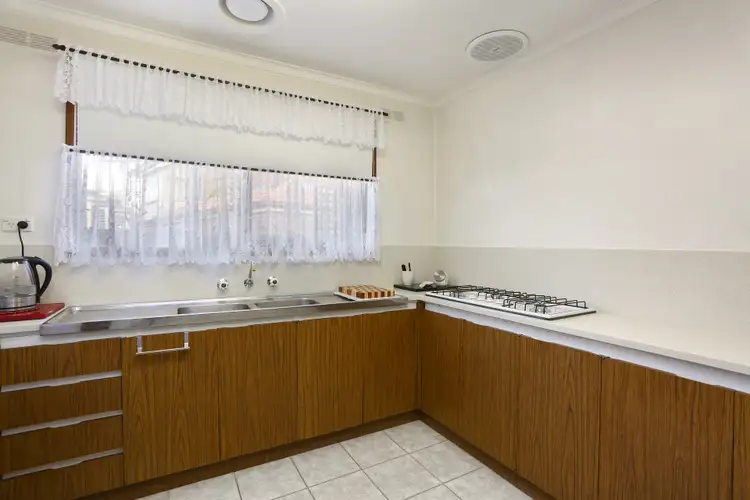 Seventh view of Homely house listing, 3 Debra Court, Lalor VIC 3075