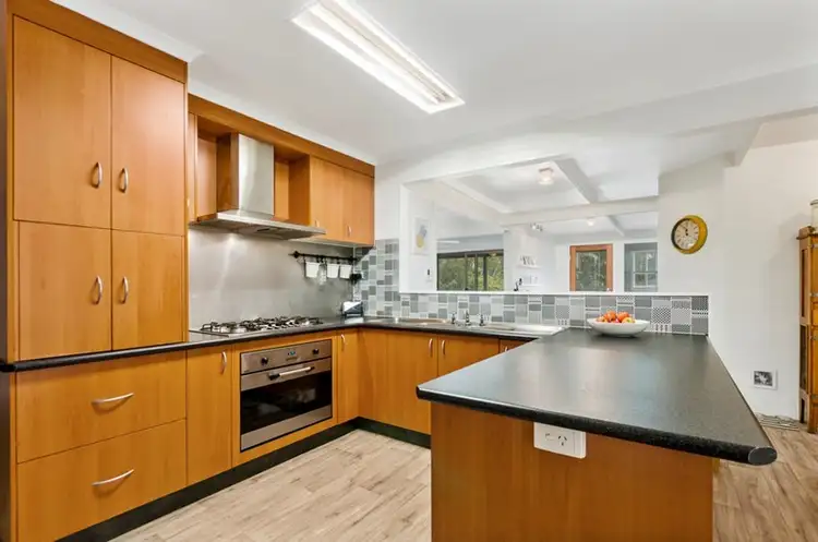6 Pearce Street, Hill Top NSW 2575