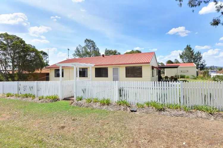 2 Fairfax Street, Cambooya QLD 4358