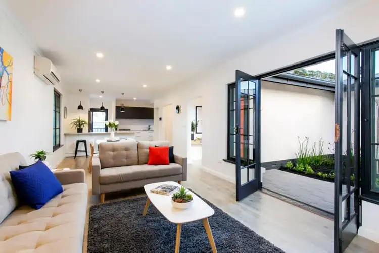 Sixth view of Homely house listing, 10 Silverdale Crescent, Bellevue Heights SA 5050