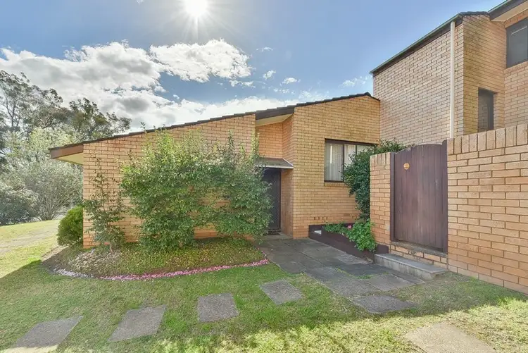 7/2 Whipbird Avenue, Ingleburn NSW 2565