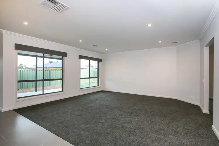 Sixth view of Homely house listing, 1/19 Greenfield Drive, Epsom VIC 3551