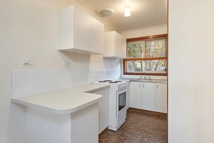 Third view of Homely unit listing, 2/21 Incarnie Crescent, Wagga Wagga NSW 2650