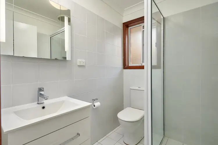Sixth view of Homely unit listing, 2/21 Incarnie Crescent, Wagga Wagga NSW 2650