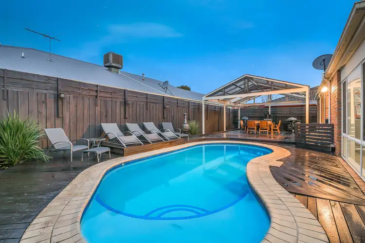 6 McCubbin Way