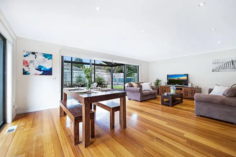 Second view of Homely house listing, 5 Taylor Court, Mount Waverley VIC 3149
