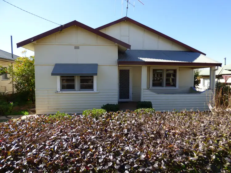 13 Underwood Street, Forbes NSW 2871