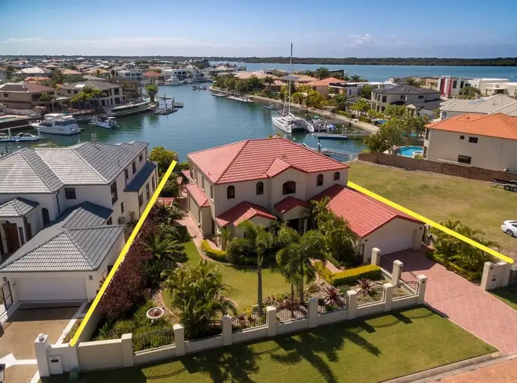 20 The Peninsula, Sovereign Islands QLD 4216