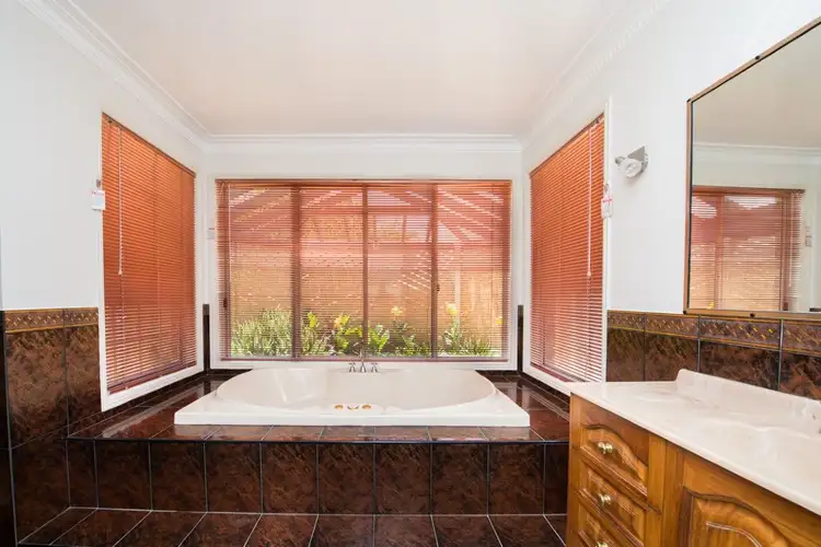 Sixth view of Homely house listing, 2 Maydean Place, Hodgson Vale QLD 4352