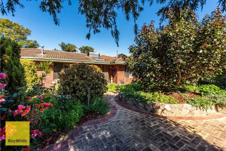 17 Meloway Drive, Maida Vale WA 6057