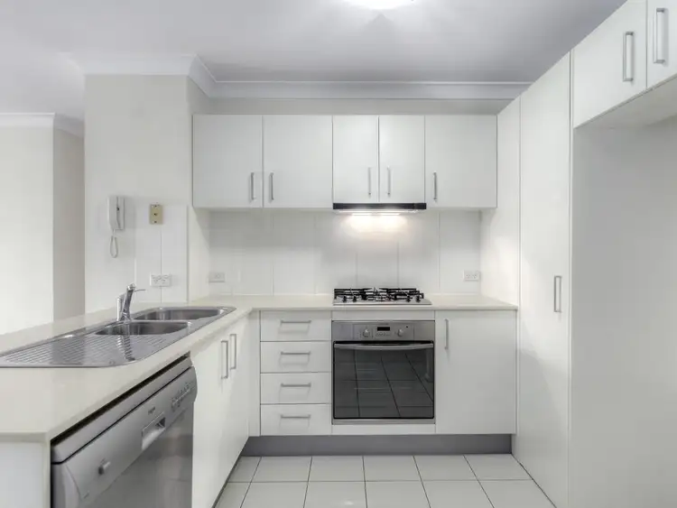 Fourth view of Homely apartment listing, 6/208 Riding Road, Balmoral QLD 4171