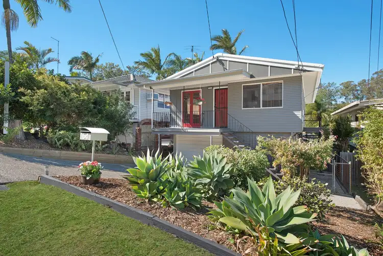 64 Dobbs Street, Holland Park West QLD 4121