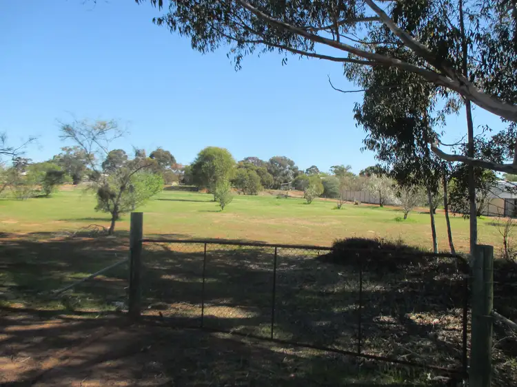 2 Harvey, Dumbleyung WA 6350