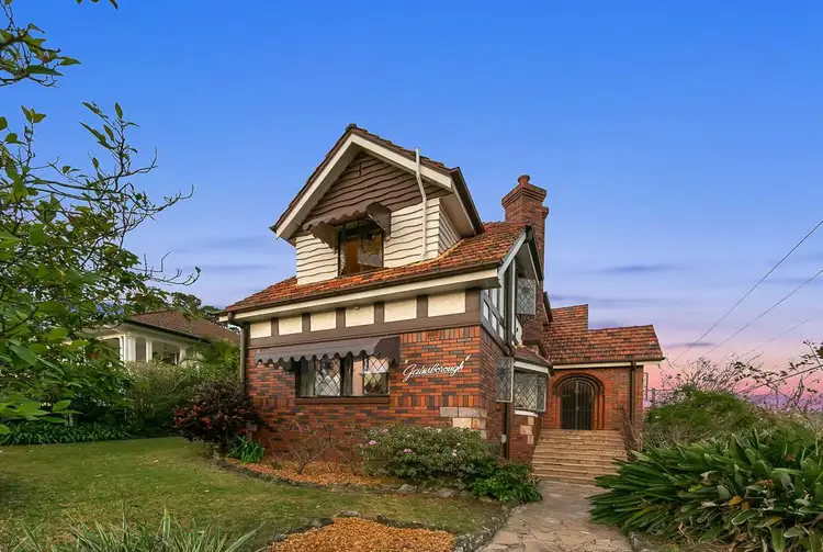 97 Crescent Road, Hamilton QLD 4007