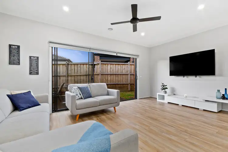 Fifth view of Homely house listing, 15 Tolkien Boulevard, Officer VIC 3809