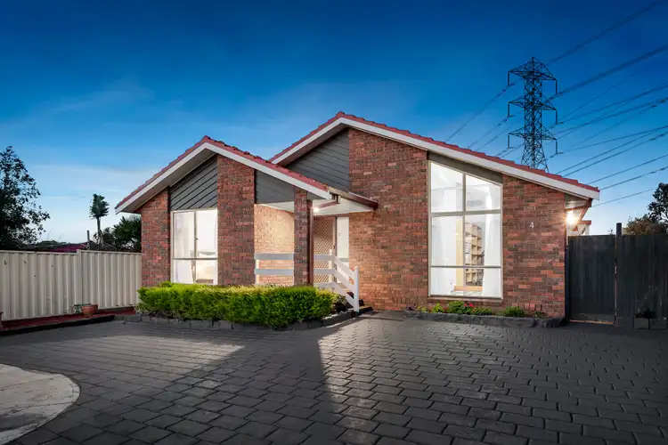 4 Nagle Court, Mill Park VIC 3082