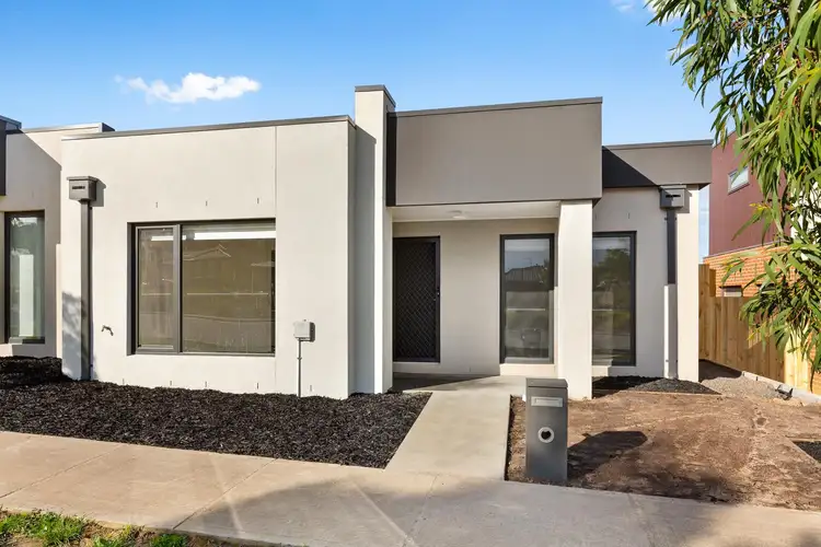 32 O'Brien Parade, Pakenham VIC 3810