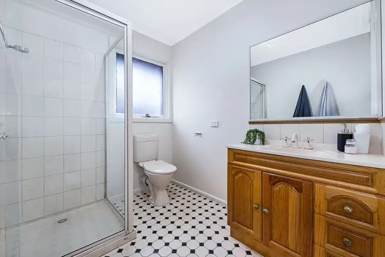 Sixth view of Homely house listing, 5 Adrienne Crescent, Mount Waverley VIC 3149