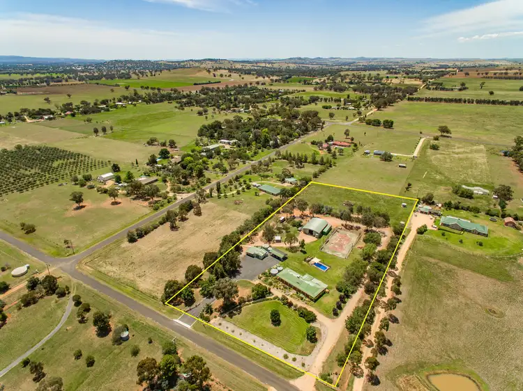 15 Valley View Road, Cowra NSW 2794