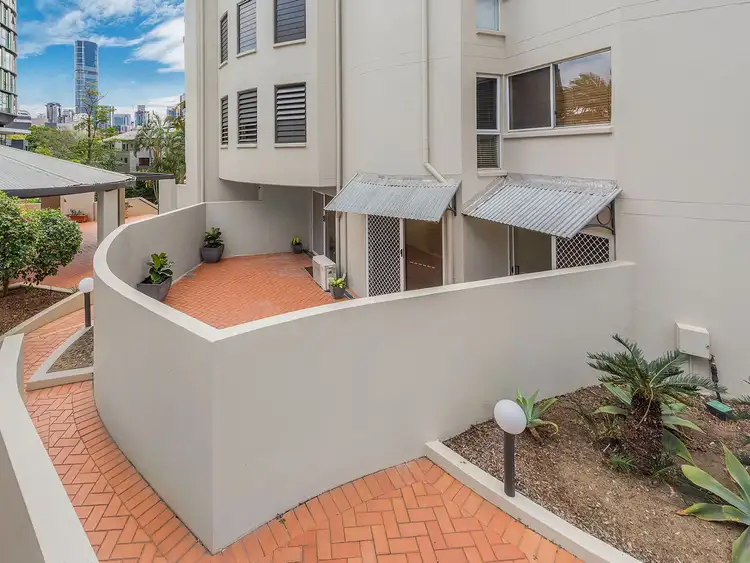 Third view of Homely apartment listing, 1/19 O'Connell Street, Kangaroo Point QLD 4169