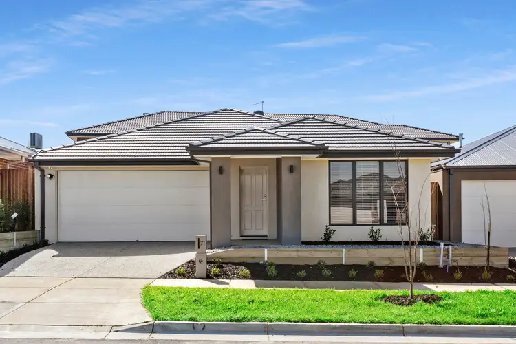 71 Waterman Drive, Clyde VIC 3978