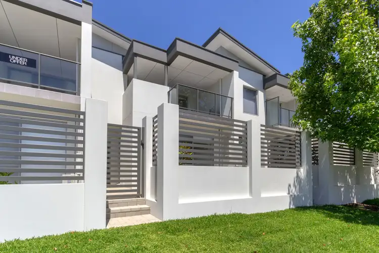 2 Ruthven Place, Duncraig WA 6023