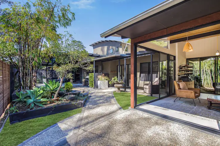 26 Gordon Road, Bardon QLD 4065