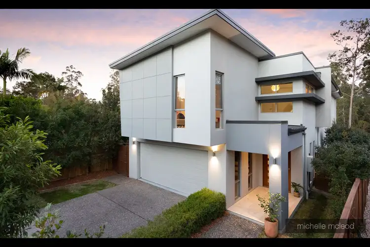 90 Hakea Crescent, Chapel Hill QLD 4069