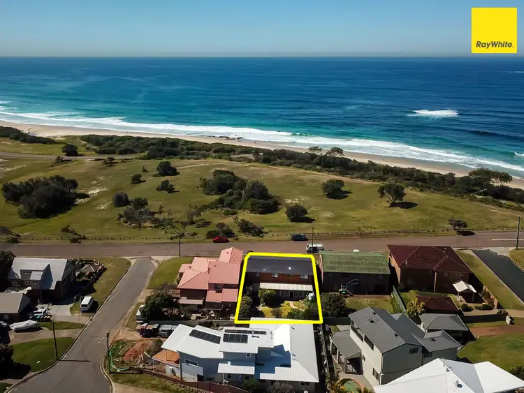 17 The Esplanade, Caves Beach NSW 2281