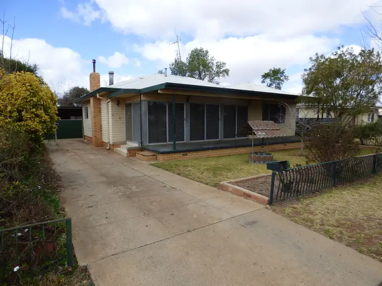 3 Bartley Street, Forbes NSW 2871