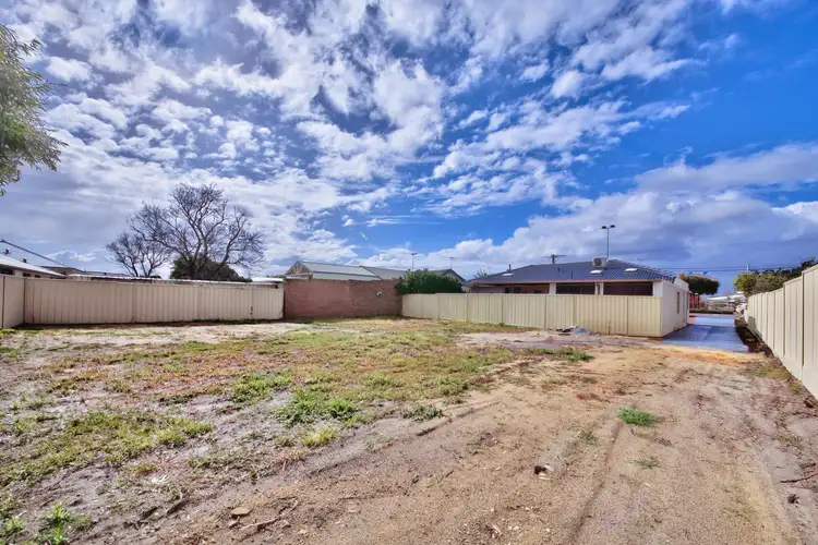 24A Smith Street ( Rear block ), Dianella WA 6059