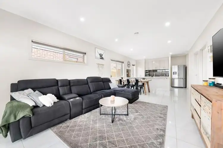 Fifth view of Homely house listing, 40 Tolkien Boulevard, Officer VIC 3809