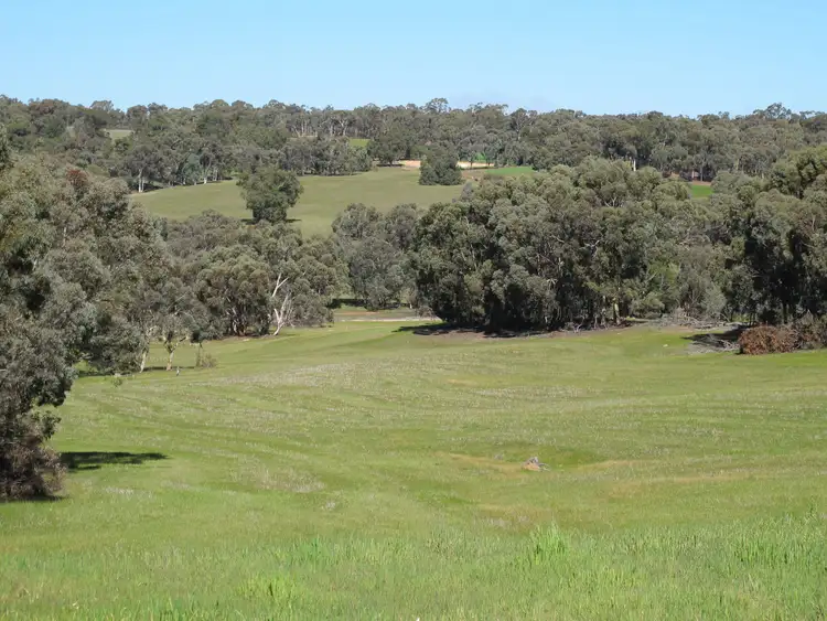 1549 Berry Brow Road, York WA 6302