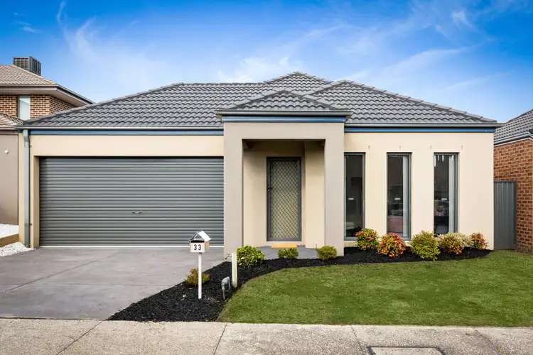 33 Edgeware Close, Pakenham VIC 3810