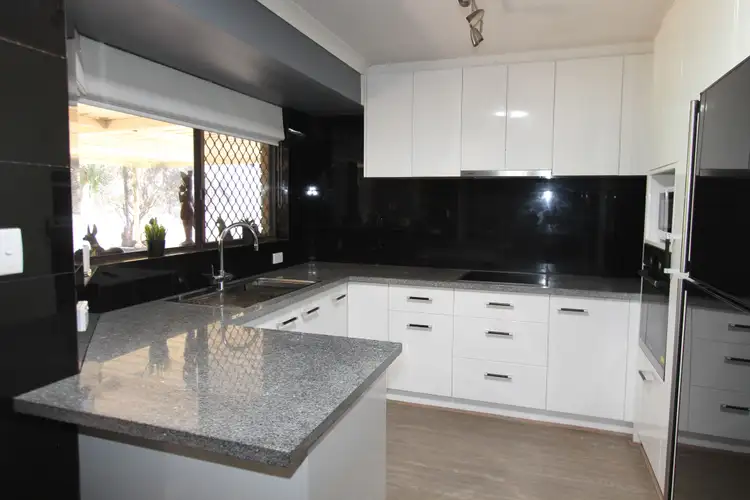 15 Sandpiper Close, Ballajura WA 6066