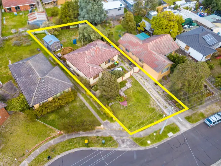 16 Juniper Court, Frankston North VIC 3200