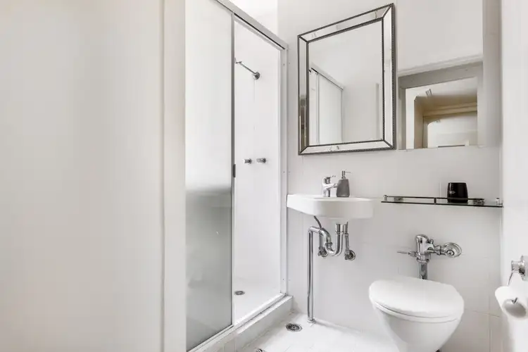 Sixth view of Homely apartment listing, 301/3-5 Greenknowe Avenue, Elizabeth Bay NSW 2011