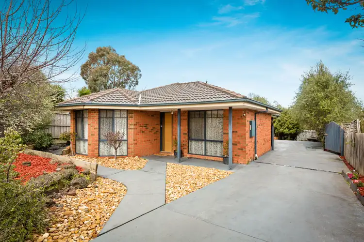 16 Ebony Drive, Pakenham VIC 3810