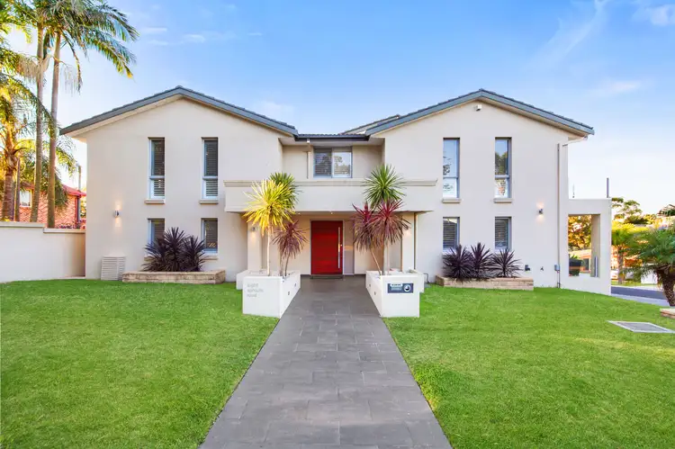 8 Sproule Road, Illawong NSW 2234