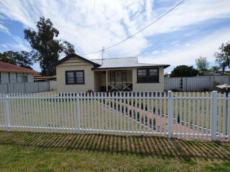 11 Thomson Street, Forbes NSW 2871