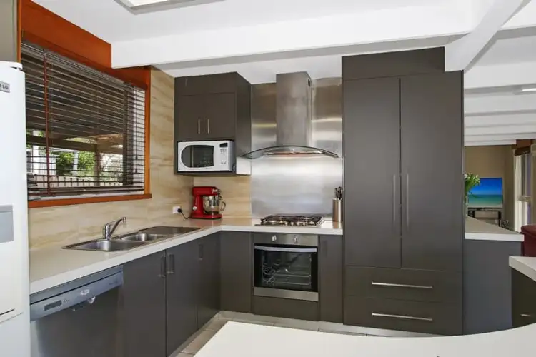 Sixth view of Homely house listing, 385 Avro Street, East Albury NSW 2640