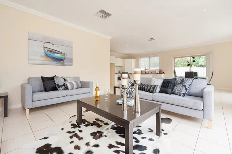 Fifth view of Homely house listing, 6 Berrima Close, Craigieburn VIC 3064