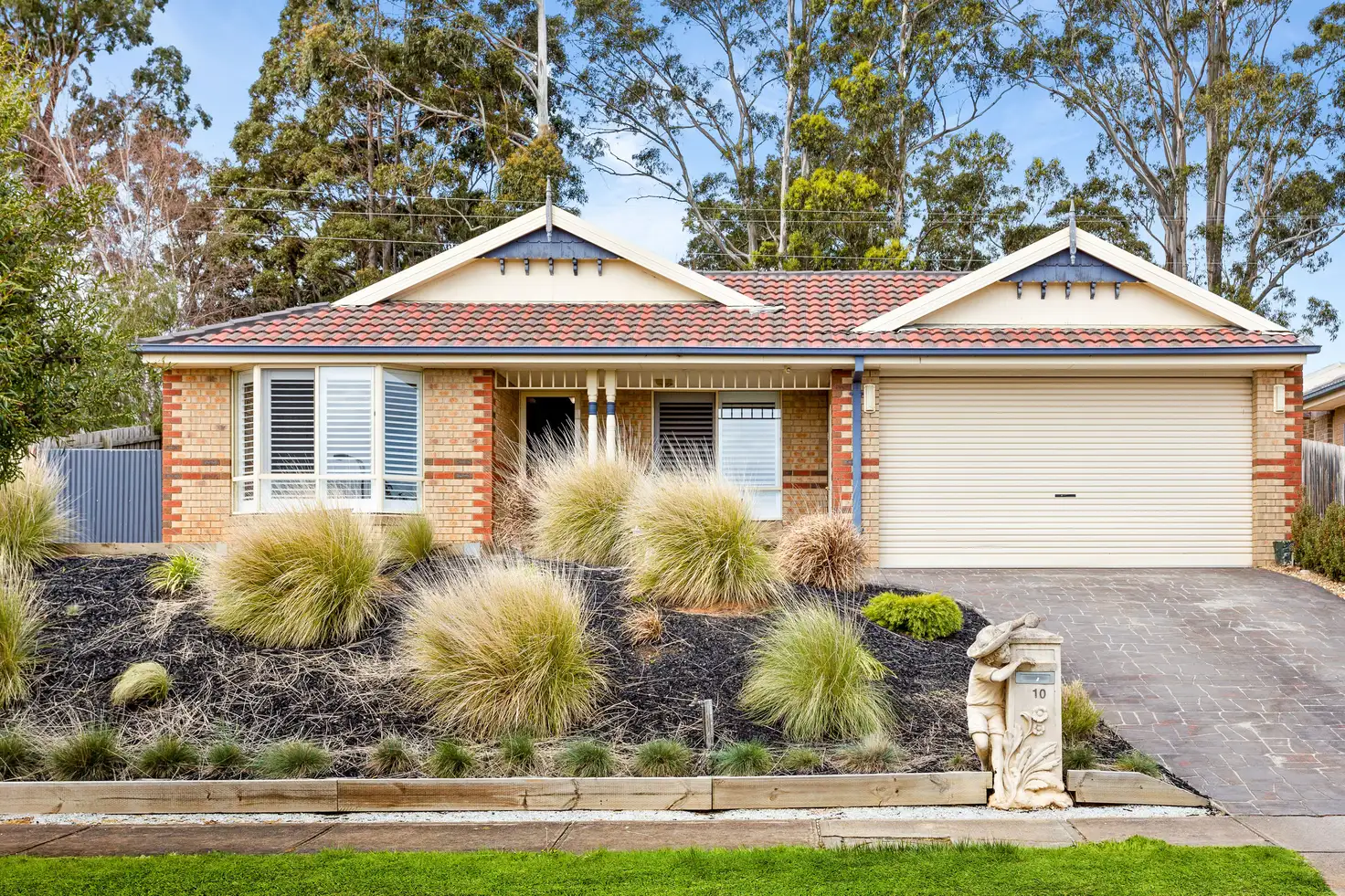 Main view of Homely house listing, 10 Claudia Crescent, Drouin VIC 3818