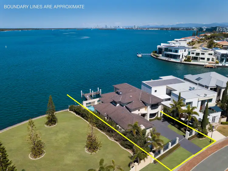 42 King Charles Drive, Sovereign Islands QLD 4216