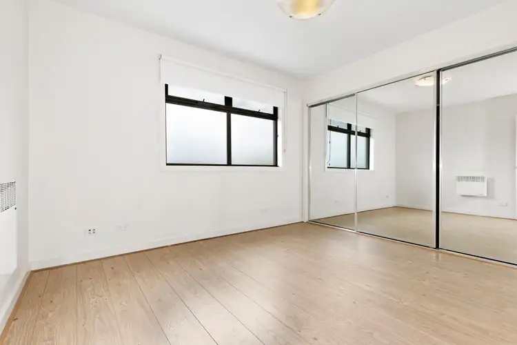 Fifth view of Homely townhouse listing, 2/18 Oakleigh Street, Oakleigh East VIC 3166