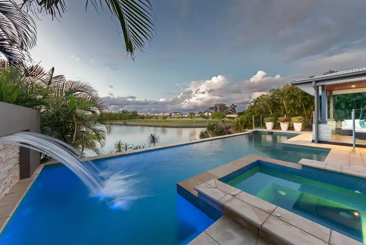 9 Valetta Crescent, Varsity Lakes QLD 4227