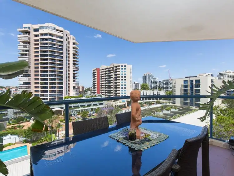 27/45 Deakin Street, Kangaroo Point QLD 4169
