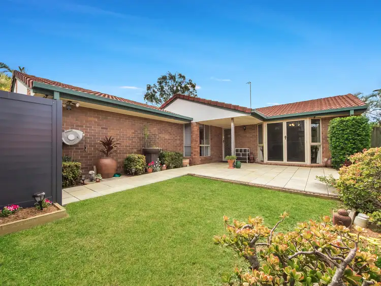 2 Clark Gable Close, Parkwood QLD 4214