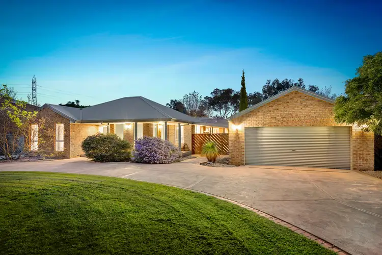 8 Arnott Place, Narre Warren North VIC 3804