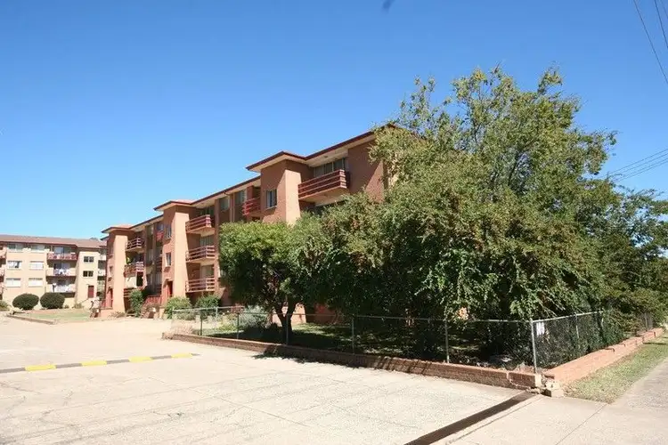 106 Henderson Road
